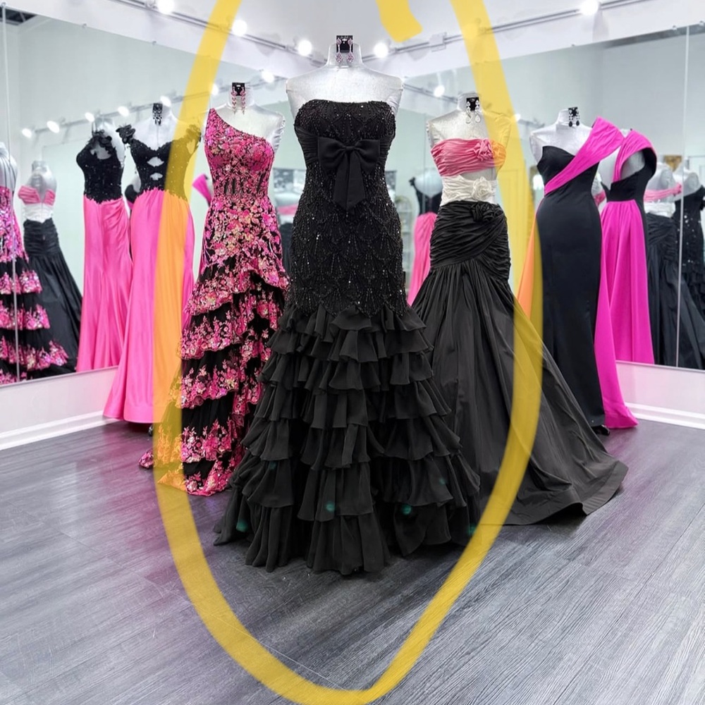 Elegant Black Strapless Evening Gown